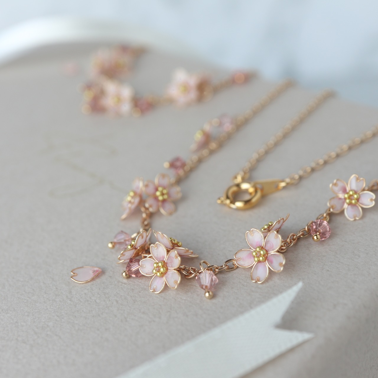 【春限定】咲き零れる小桜 | Cherry Blossom Necklace