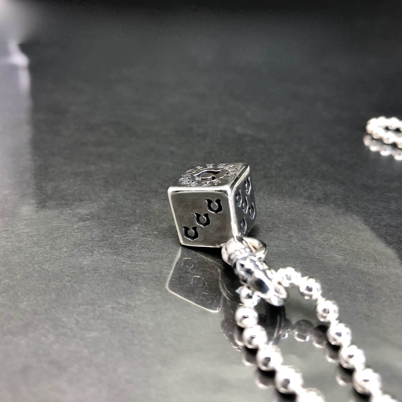 DICE : HORSESHOE BALL CHAIN NECKLACE / ホースシューダイス ボールチェーンネックレス
