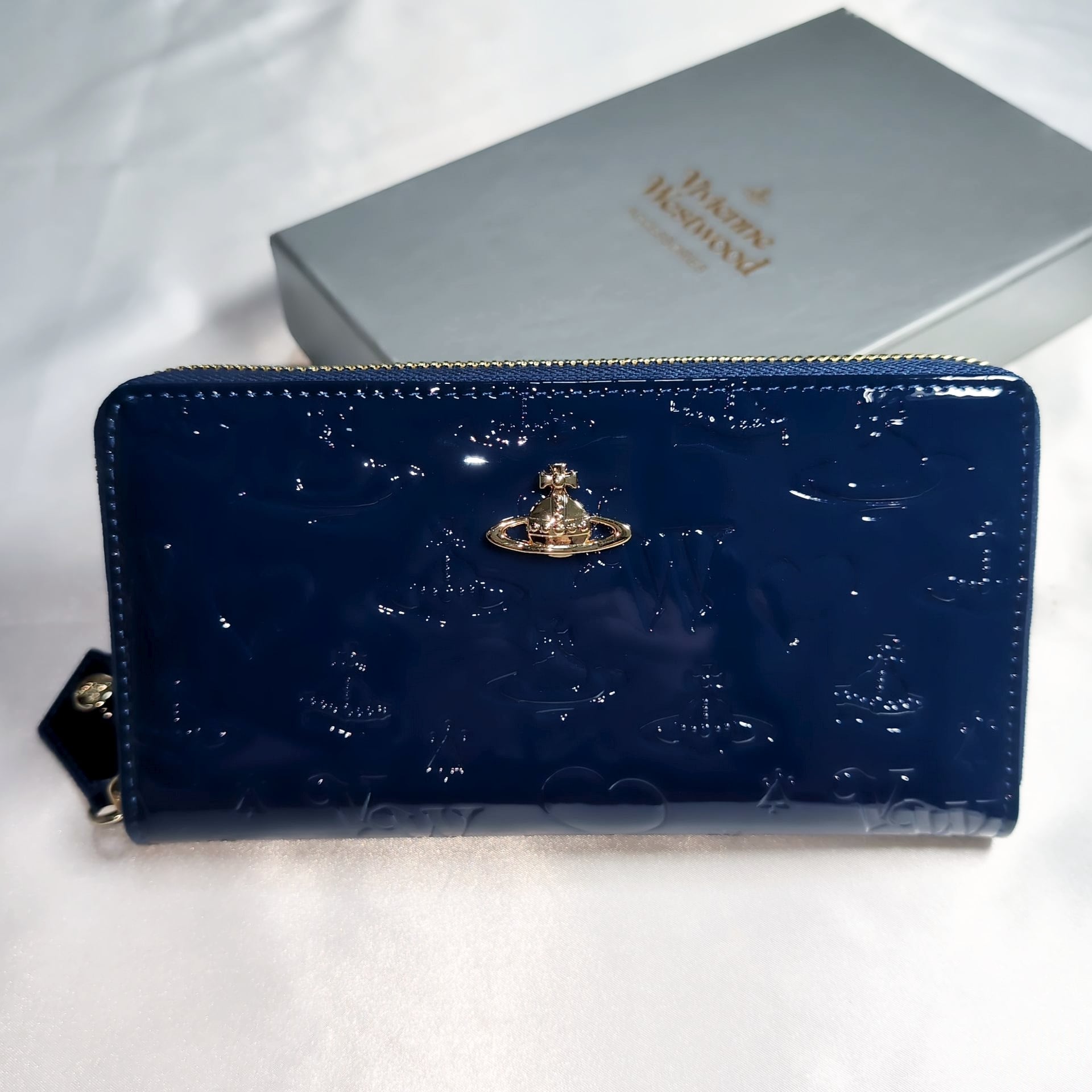 ヴィヴィアンウエストウッド ラウンドファスナーエナメル長財布 ブルー