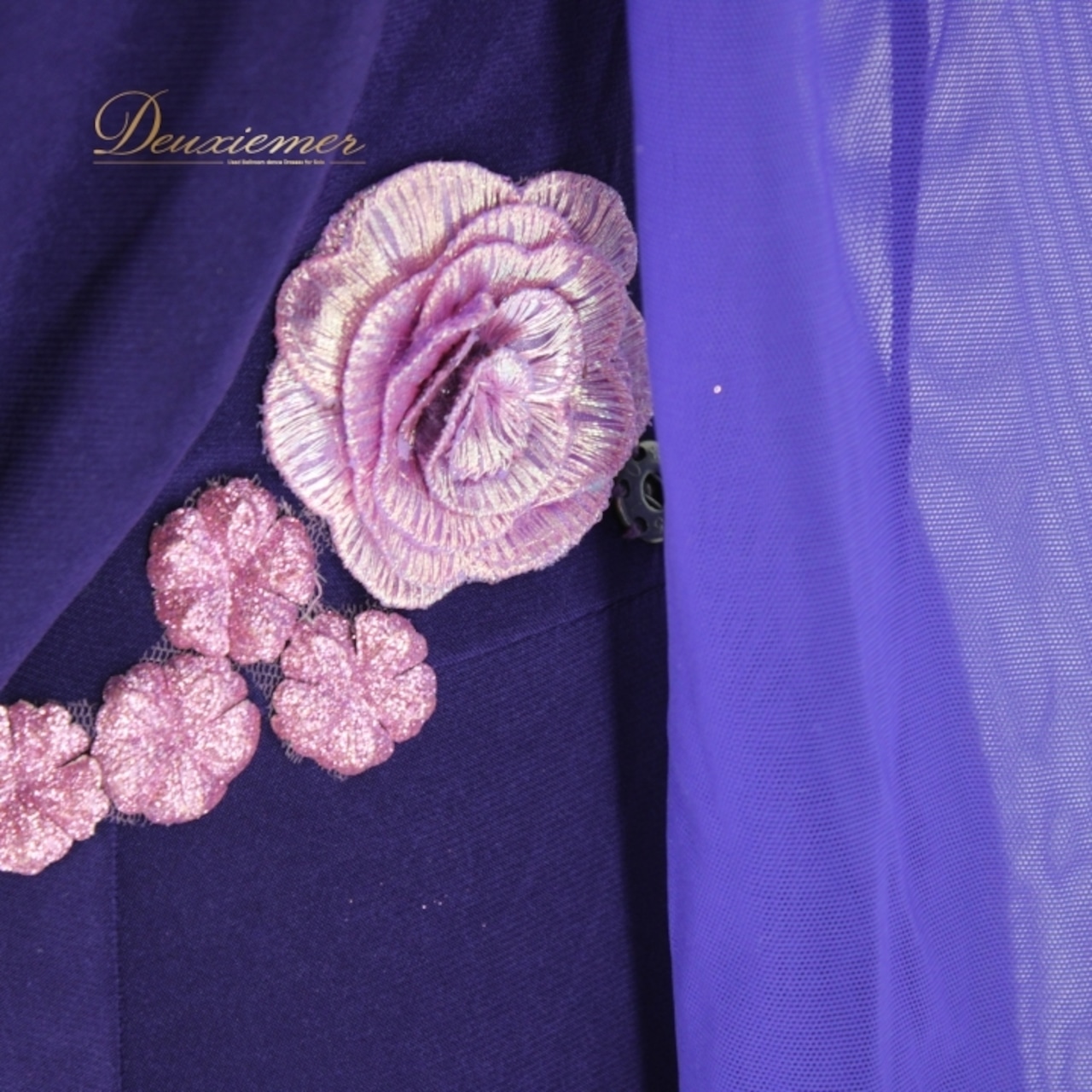 社交ダンス 衣装 スタンダード ドレス ワンピース レッスンウェア パーティ衣装 パープル系 ピンク系 花飾り 長袖 レース シンプル 紫 上品 バイオレット エレガント 大人 おしゃれ フェミニン 伸縮性 袖あり パーティー用 ドレスアップ ダンスウェア シンプルデザイン アクセント おすすめ レディース 上品スタイル