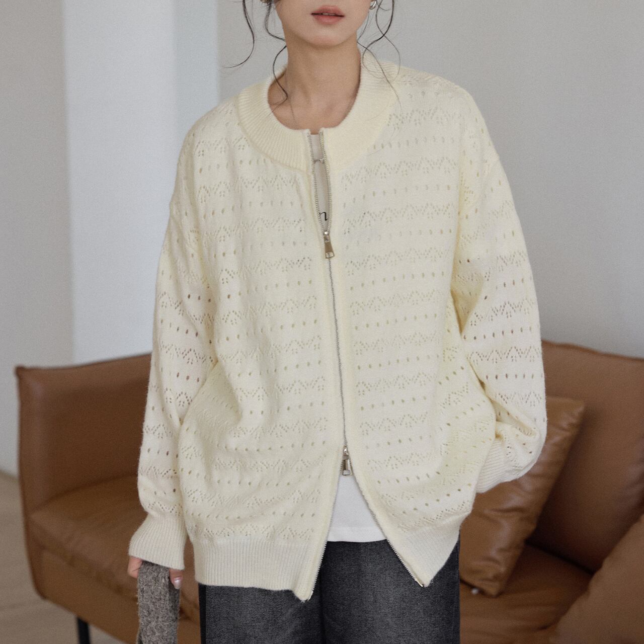 ノーカラー透かし編みジップアップニット　a0640