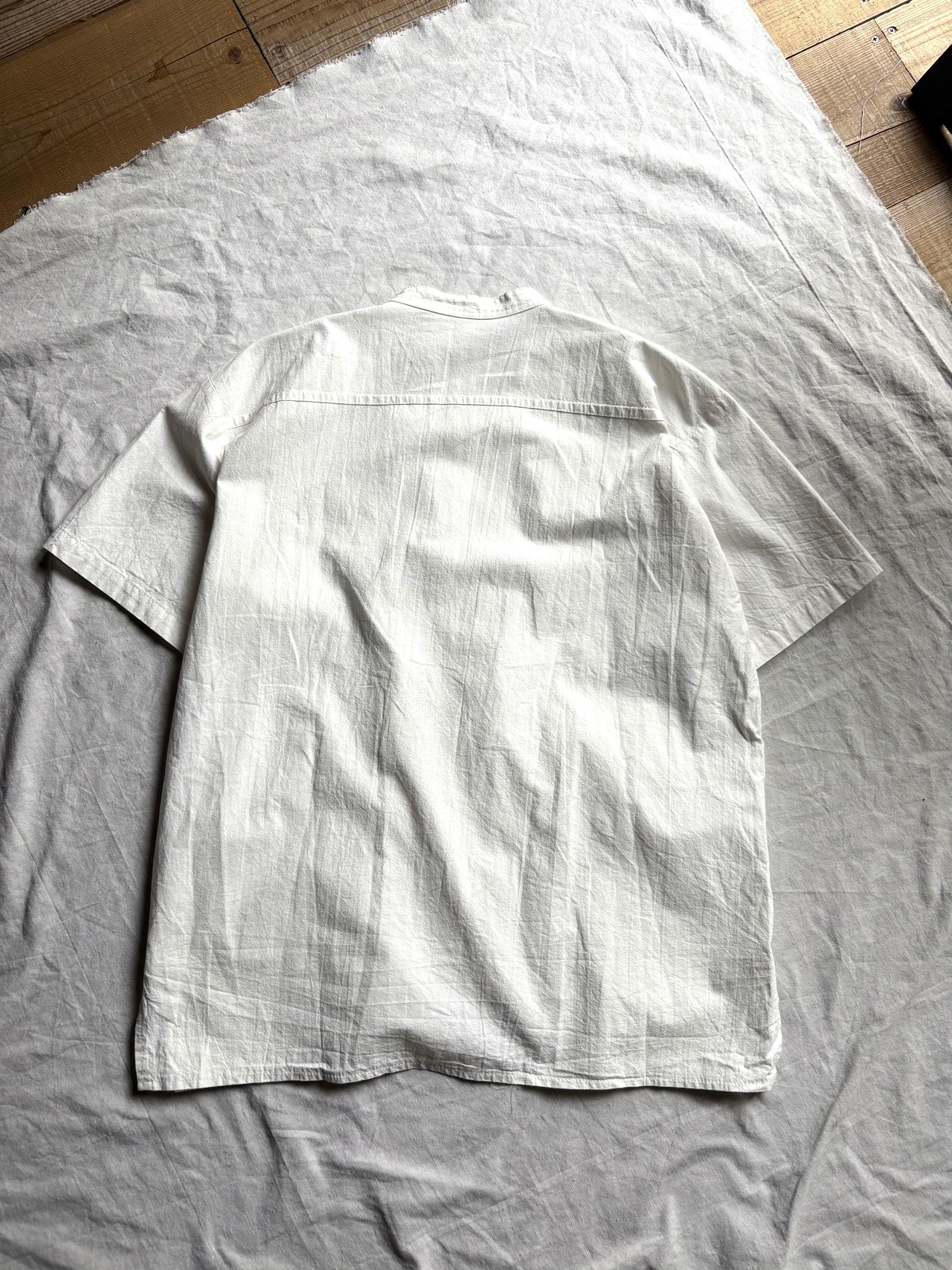 Mesh switching white S/S shirt