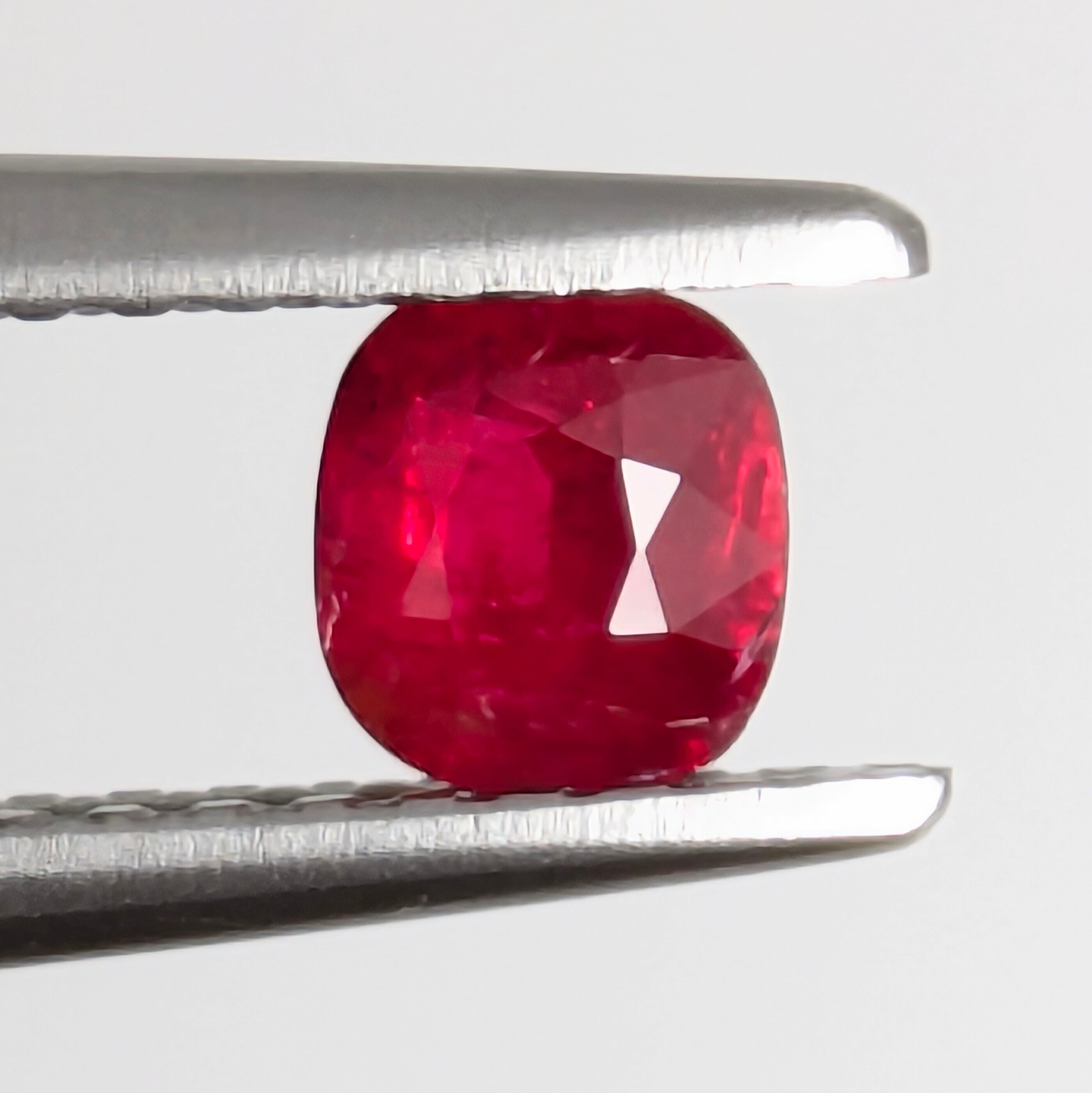 レッドスピネルルース ミャンマー・モゴック産【0.31ct】 PRO208414