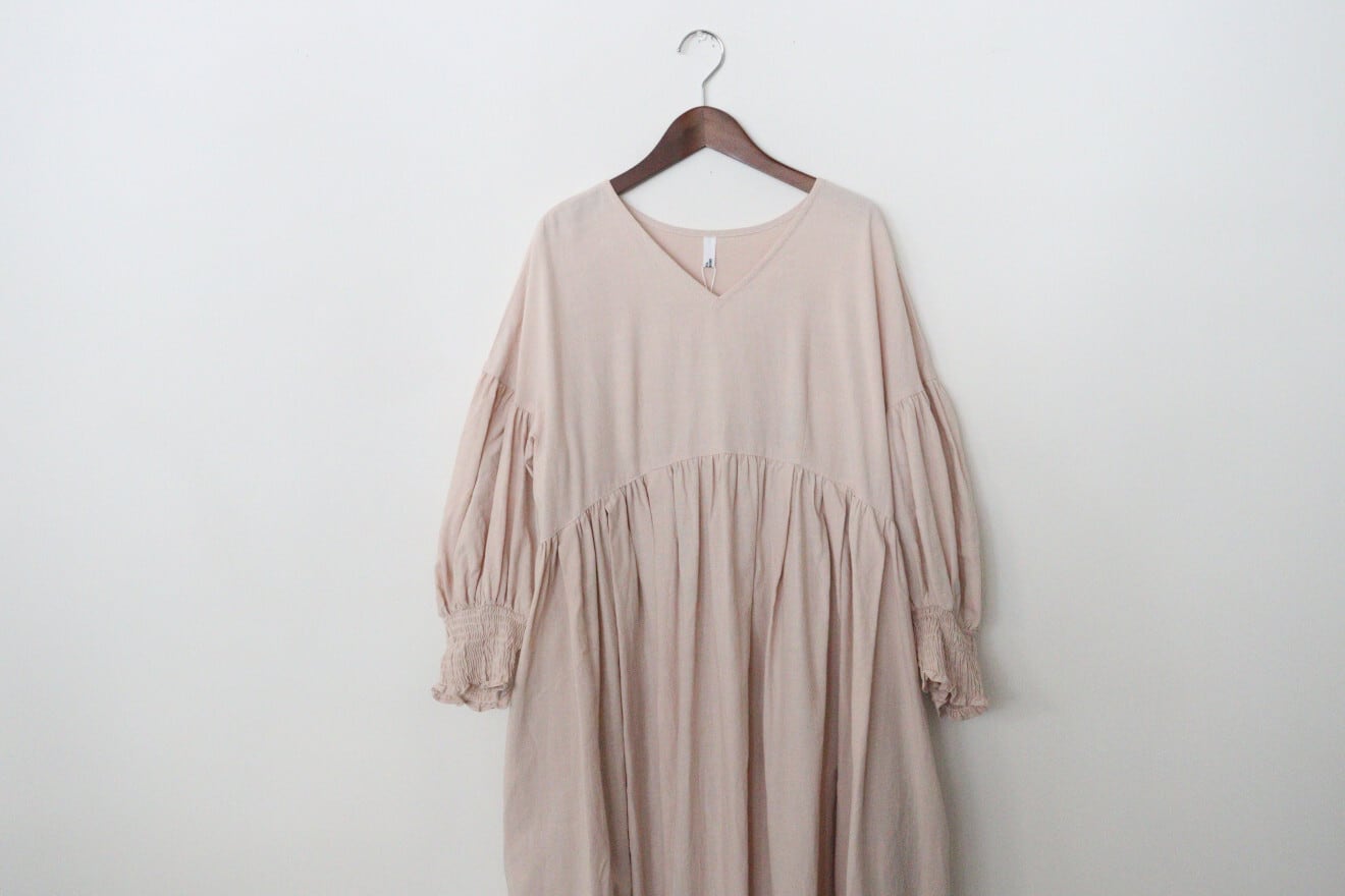 universal tissu トリプルワッシャーリネンVネックOP | ao+水玉