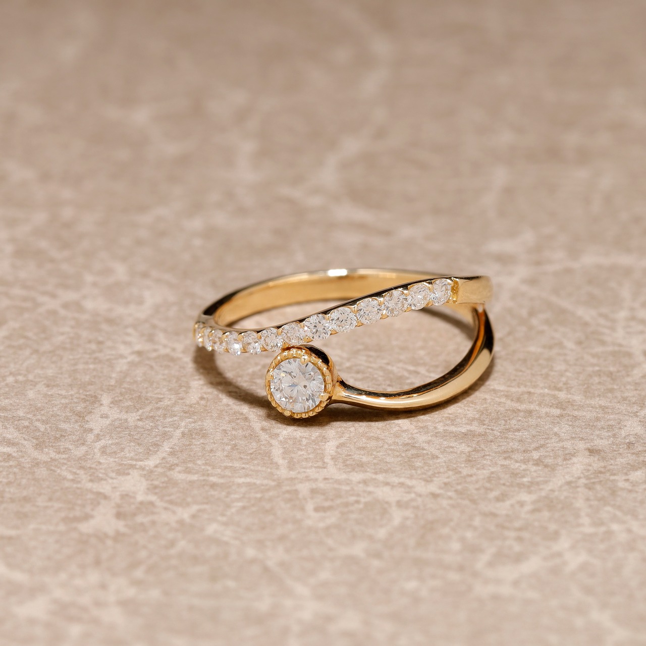 ダイヤモンド デザインリング H&C K18 / 0.161ct / 0.220ct