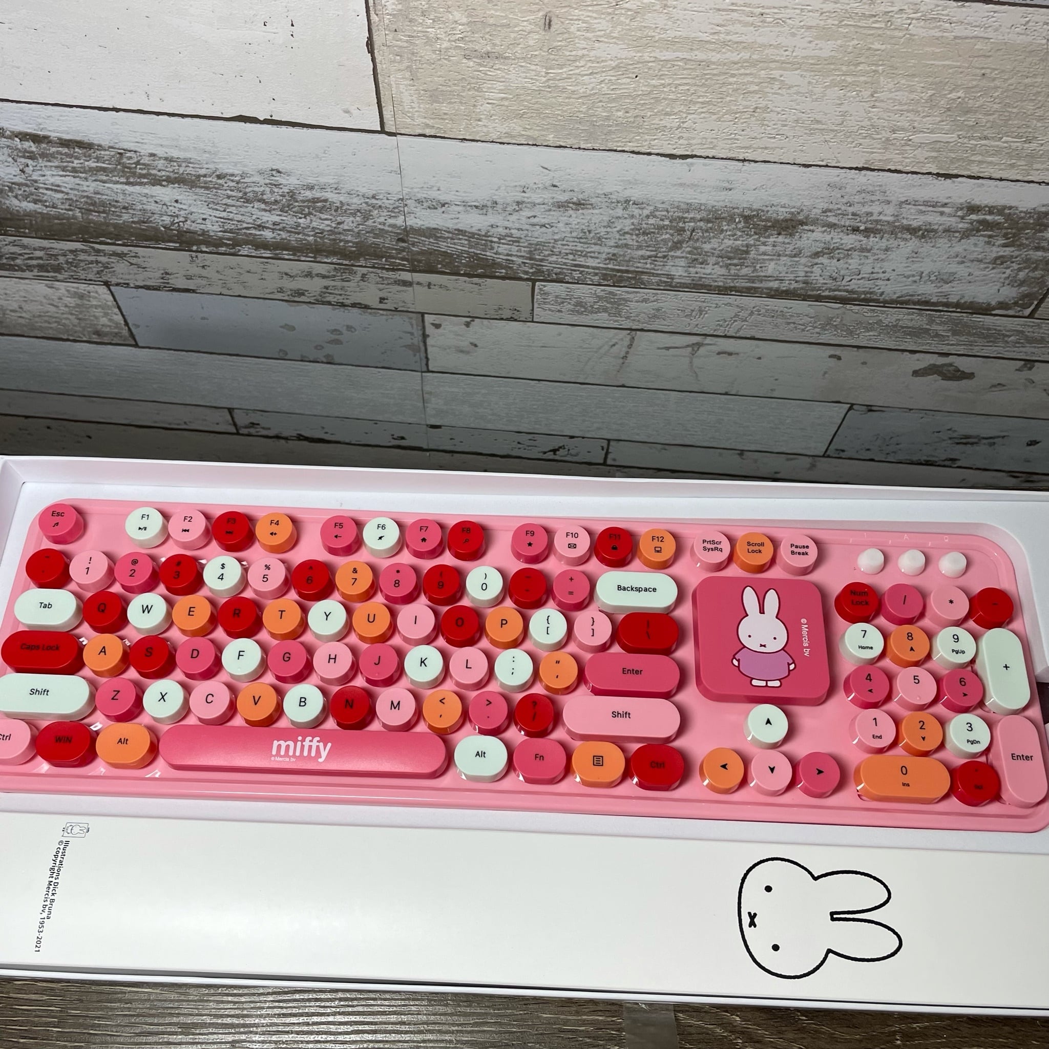 ミッフィー　MIPOW  miffy ワイヤレス キーボード　ピンク
