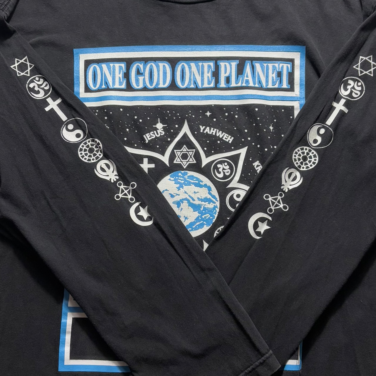 vintage 1990’s “ONE GOD ONE PLANET” long sleeves tee
