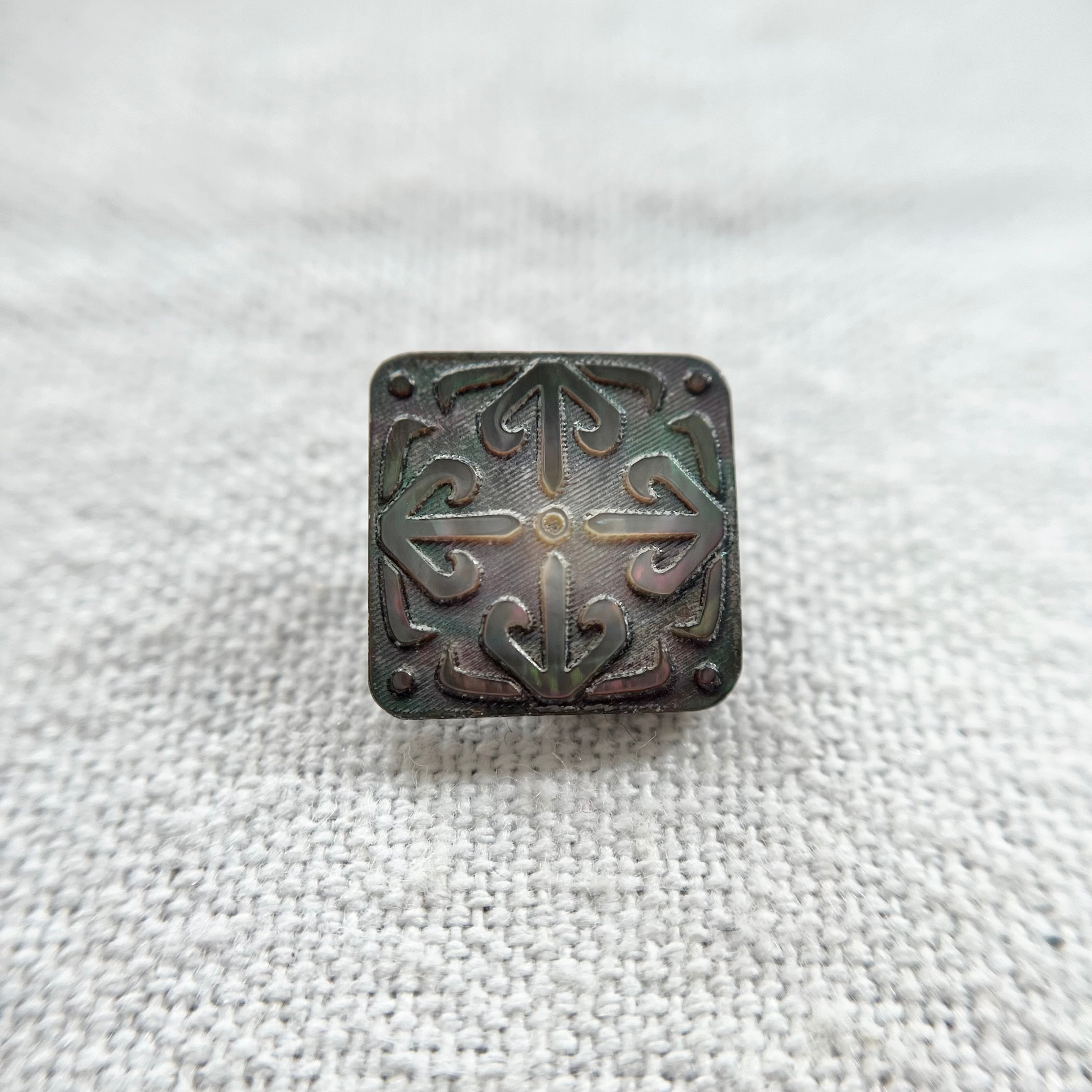 パールブラック アールデコ調スクエア 17.5mm