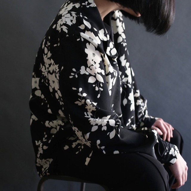 black × white flower pattern l/s box silhouette shirt