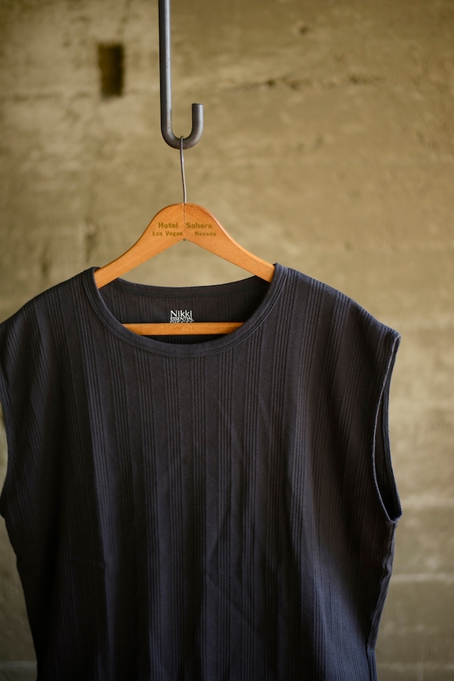 Nikki ESSENTIAL PIECES / GIZA COTTON RANDOM RIB SLEEVELESS (charcoal)