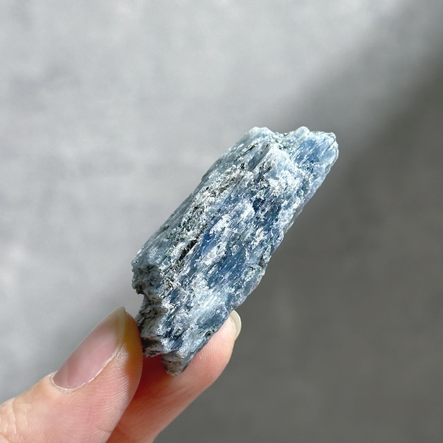 カイヤナイト 原石32◇ Kyanite ◇天然石・鉱物・パワーストーン