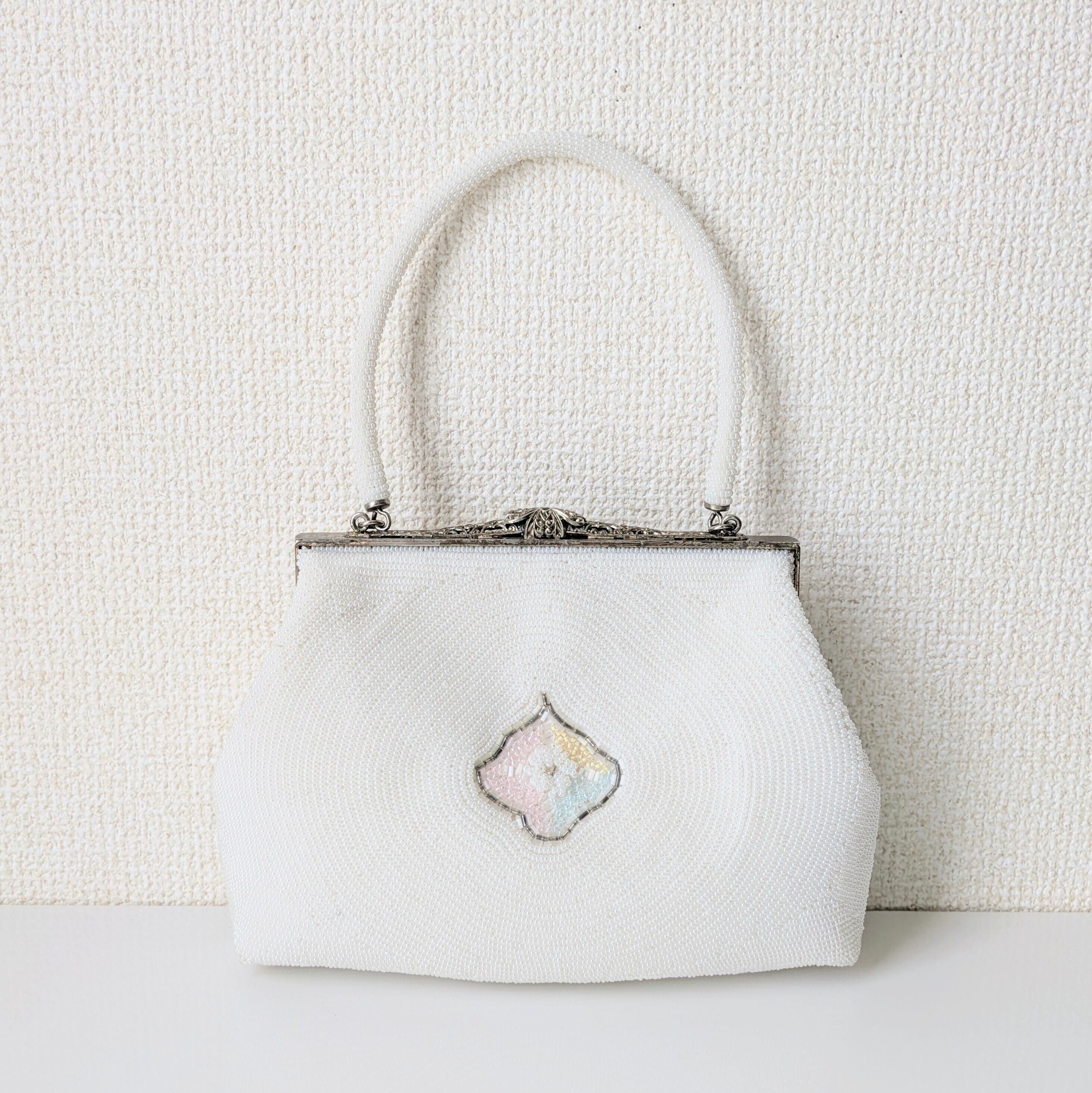 美品 レトロ ピーズバック 白色 Vintage】ビーズ刺繍バッグ 白 菱形 パステルカラー 小花 パーティー