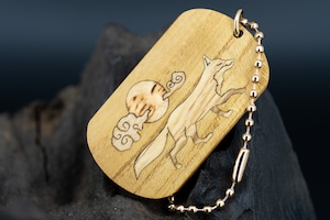 【黄金の木】 御蔵島 金桑 ドッグタグ 象嵌 十五夜きつね