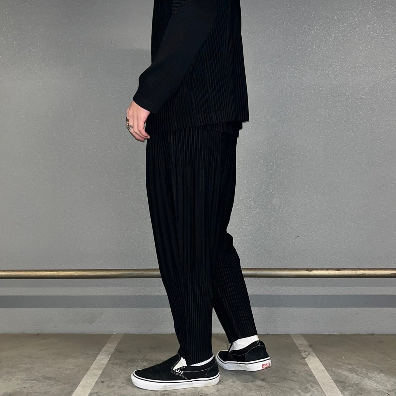 HOMME PLISSE ISSEY MIYAKE Pleats Easy Pants | VOLAR