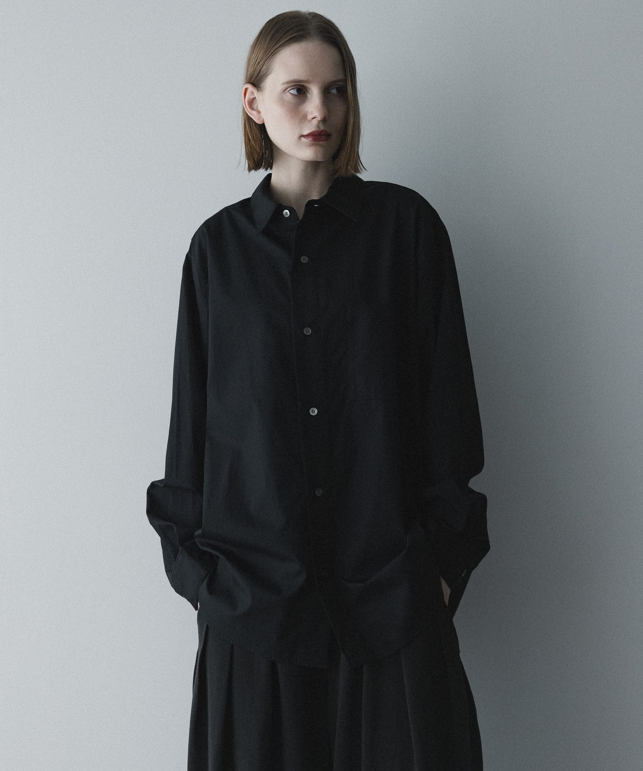 【THOMAS MASON】loose basic oversize shirt〈 Black 〉
