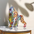 ゴリラ 置物 カラフルな動物の置物クリエイティブグラフィティ ゴリラオーナメント