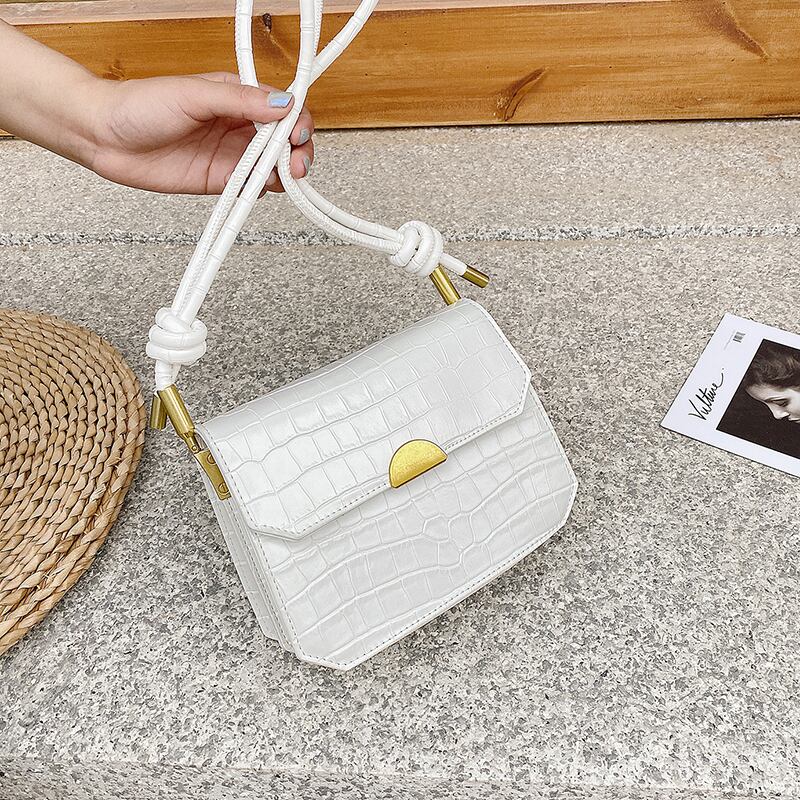 ネットレッドスモールバッグ女性バッグ2020ニューウェーブインエインワイルドワイルドメッセンジャーバッグファッションテクスチャーショルダースモールスクエアバッグ Tiancai_Wing_Bag2276218