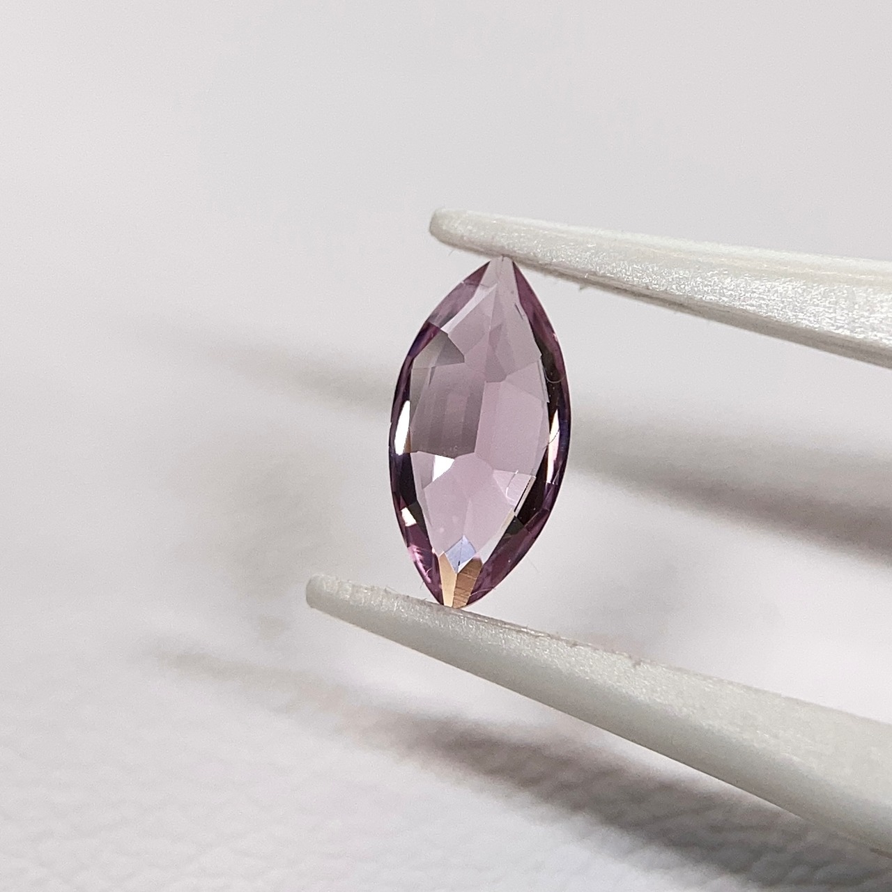 スピネル マーキスカット ルース 0.40ct ピンク系 約7mm×3.5mm r-0657