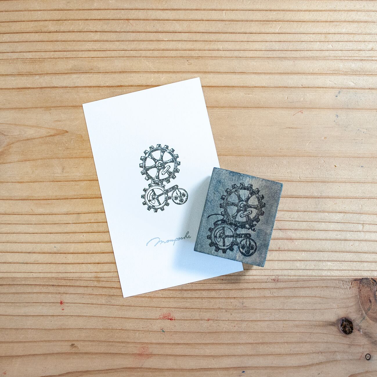 ecru フラッグ | monpoche