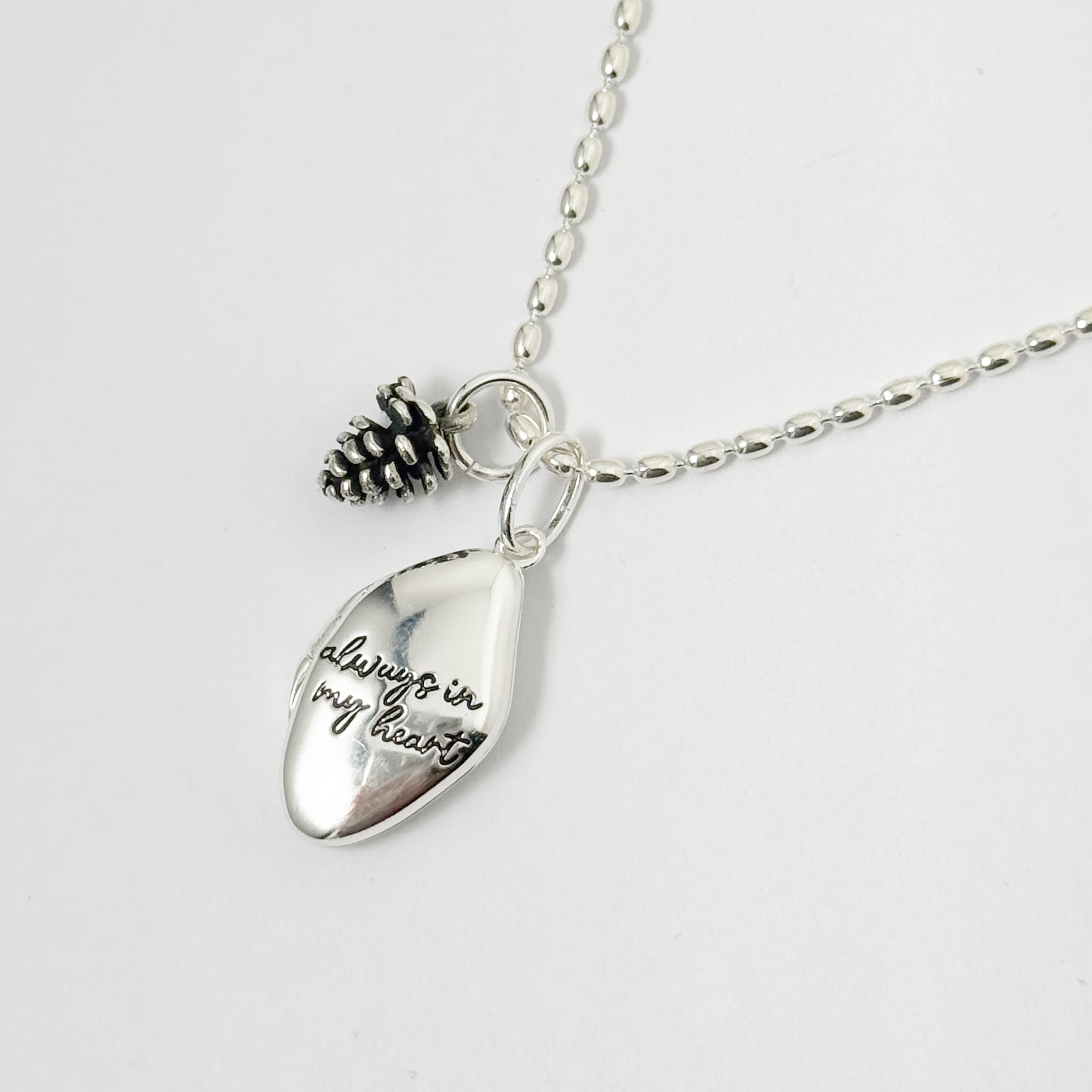 マツボックリ+ビーンズ ロケットペンダント ネックレス