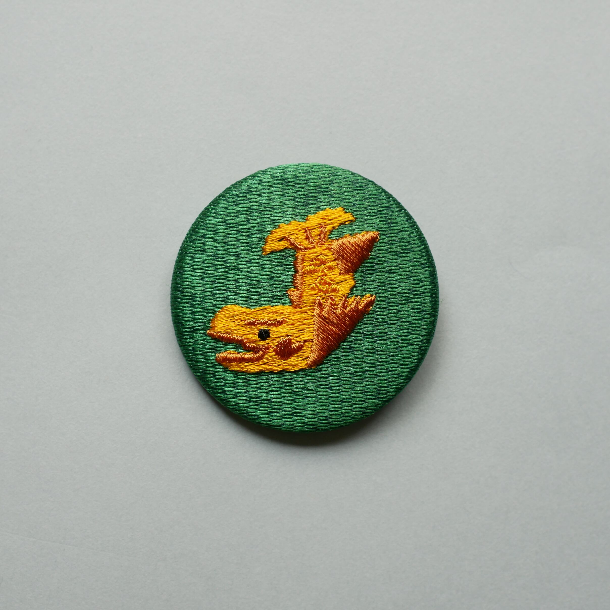 KINSYACHI｜刺繍缶バッジ | ホリエビル＋オミャーゲ名古屋