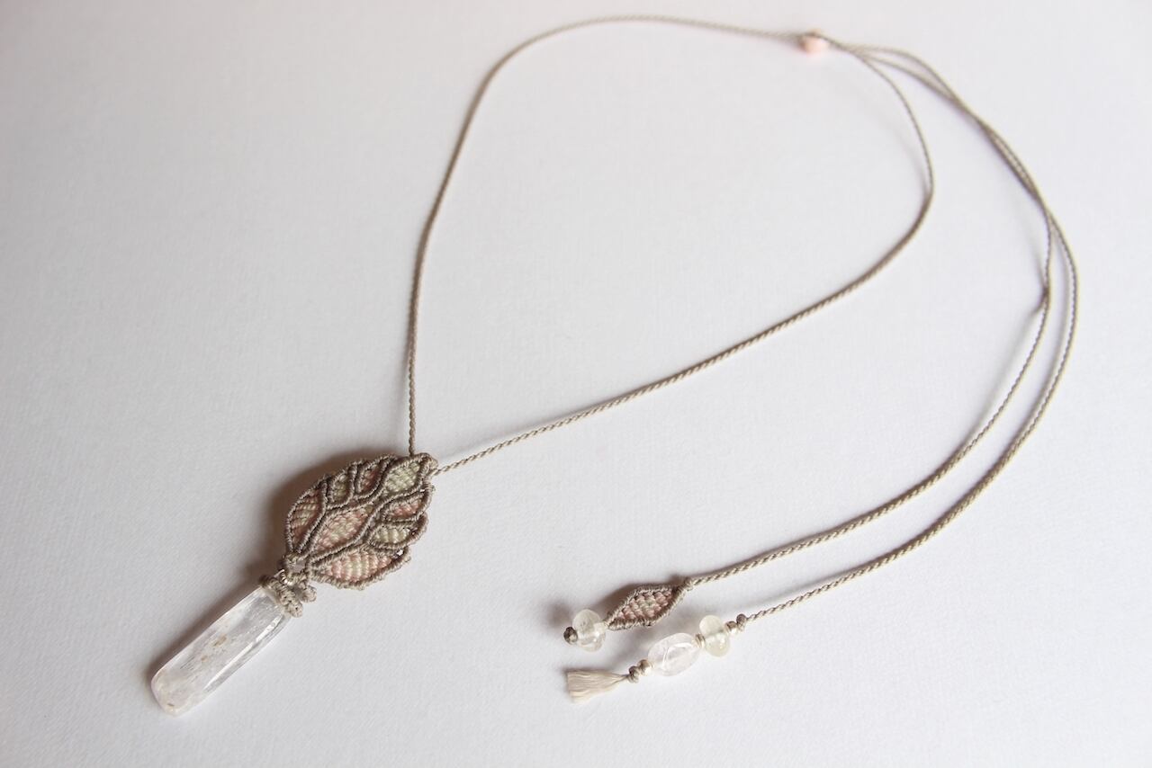 Kunzite micromacrame design pendant