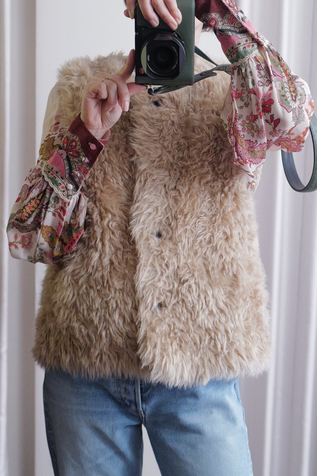 fake fur vest beige