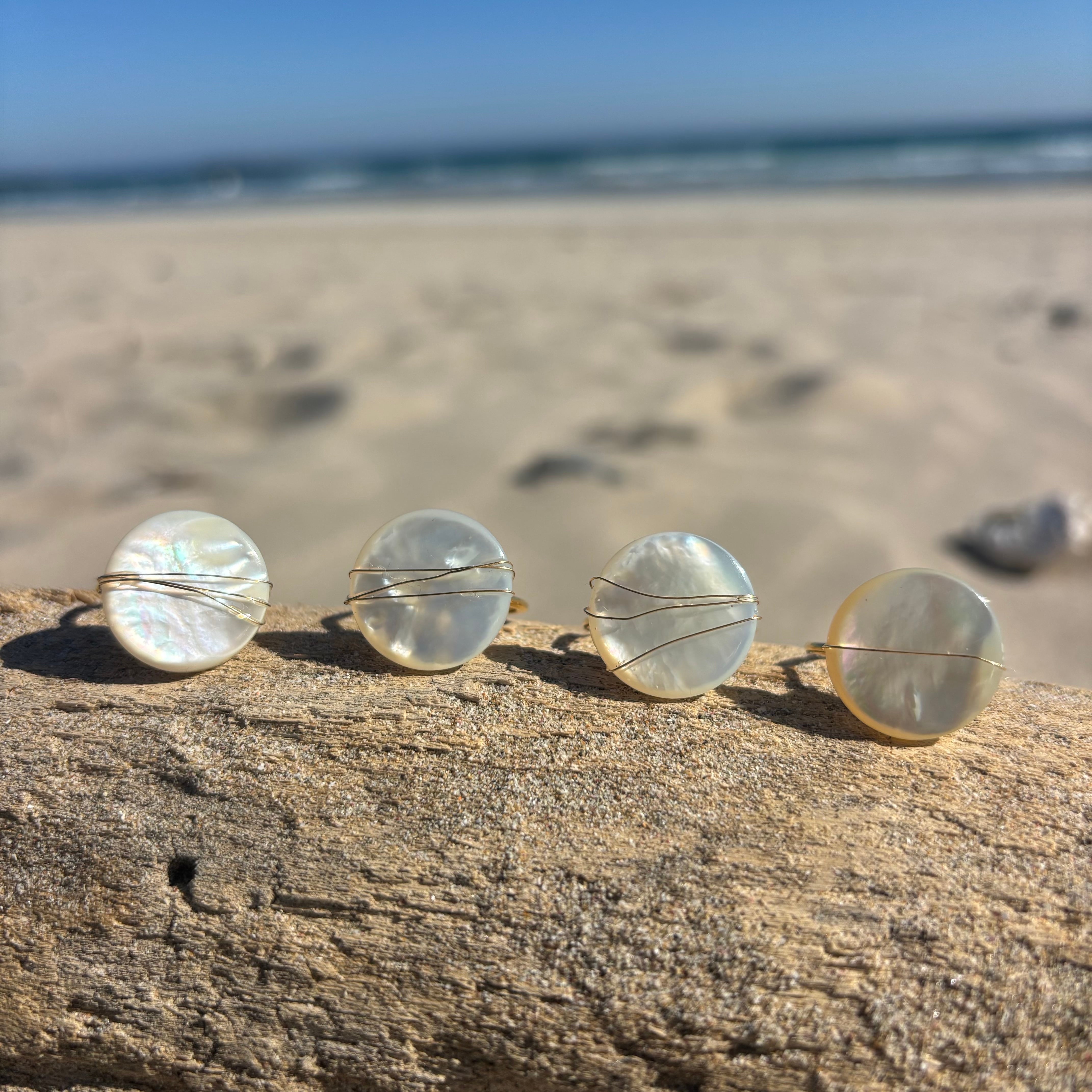 白蝶貝 マザーオブパール リング 真珠の母貝 14KGF 1点モノ サイズ