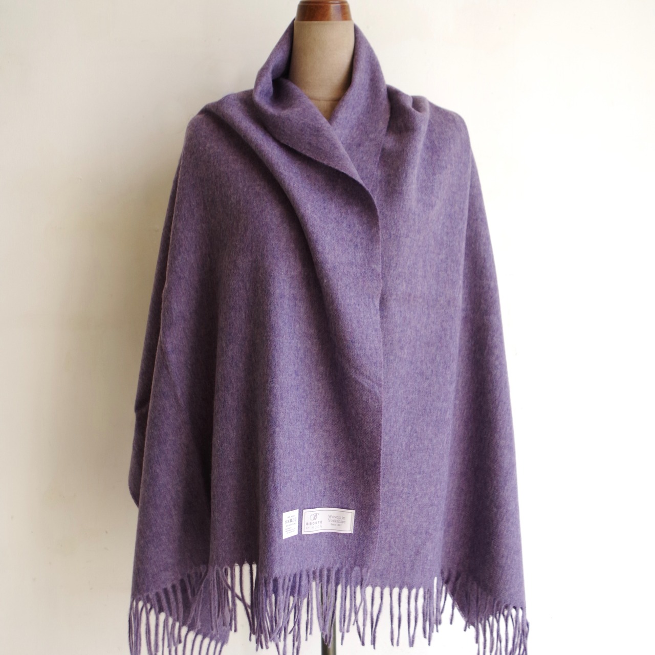 Bronte by Moon　Merino Wool Plain Shawl