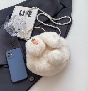 バッグ 財布 カバン カードケース カード入れ コインケース 小銭入れ レディース ショルダー ハンドバッグ 斜めがけ 肩がけ 手持ち ポシェット ポーチ 巾着 ミニバッグ 丸型 がま口 もこもこ ふわふわ ファー ボア かわいい ラブリー キュート ガーリー 主役級 存在感 華やか 個性的 フェミニン ウサギ デート お出かけ 旅行 お買い物 女子会 休日 双子 韓国 モテ インスタ映え 春 夏 秋 冬 入園式 結婚式 小さめ
