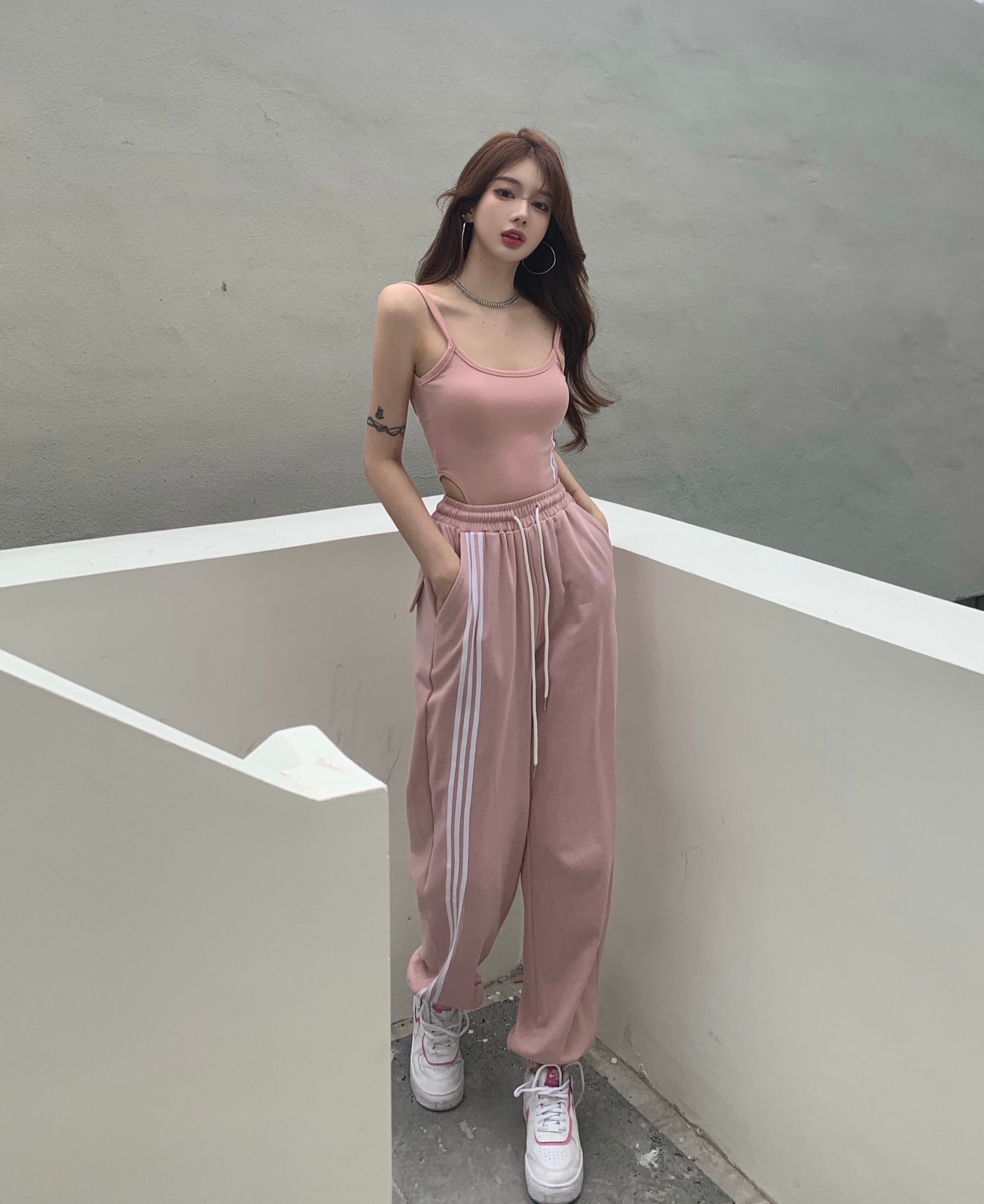 パンツ ハイウェスト薄手サマーカジュアル ピンク 夏物 ブラックストロベリース15336050252