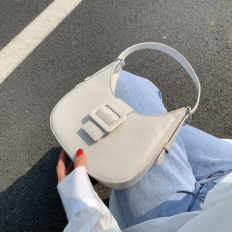 シニアセンスレディースバッグ2020人気ニューウェーブサマーワイルドメッセンジャーバッグネットレッドファッションショルダー脇バッグ Tiancai_Wing_Bag0585096