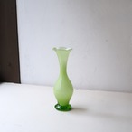 若草色のひらひら花瓶