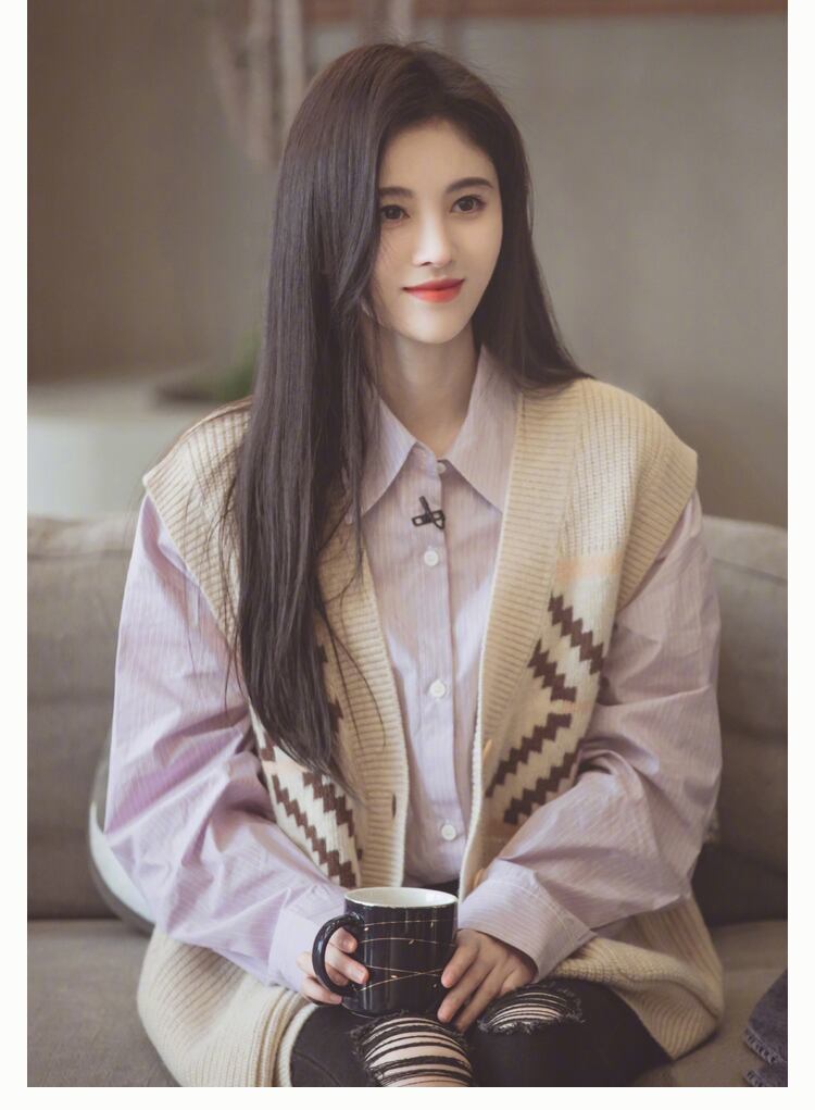 ωジュー・ジンイー 鞠婧禕 SNH48 愛用シャツ 薄手トップス ω春夏秋冬