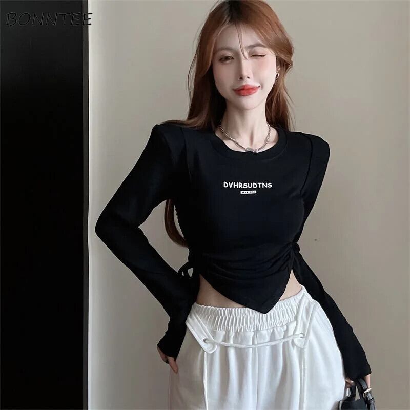 【新作】【送料無料】 長袖 Tシャツ女性韓国スタイルレターシャーリングインシックなクロップトップス秋 Y2k 服シンプルカジュアルスリムファッションエレガント 021862163670