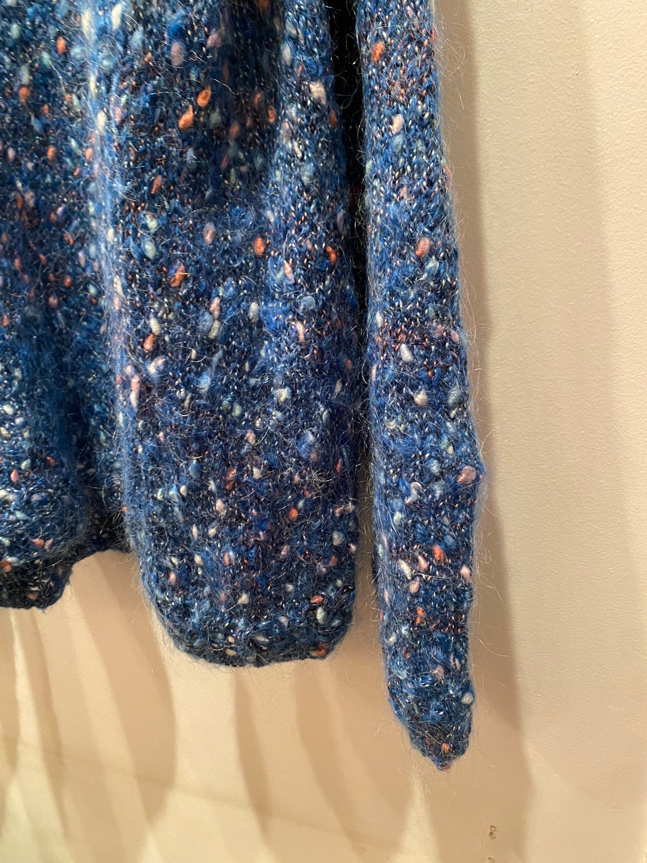 Shell buttons mix knit