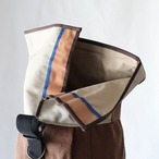 バックパック / Hemp cotton Roll-top backpack/ ブラウン×ネイビー （パッチ アート エディット）