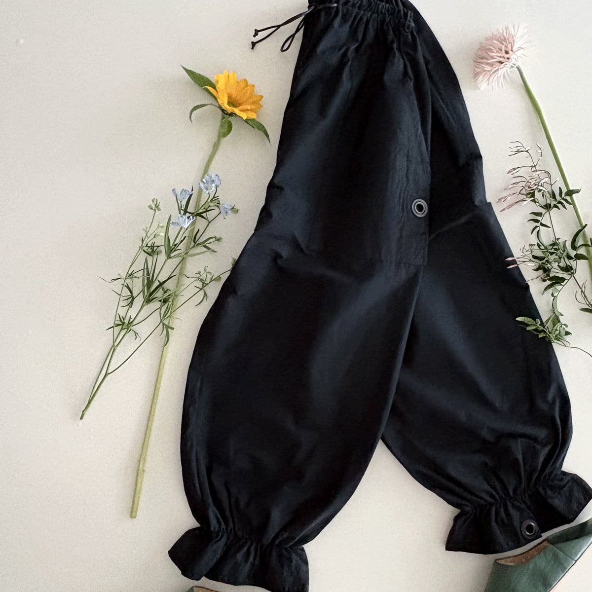 ビンテージの生地を使ったドロワーズ　ネイビー