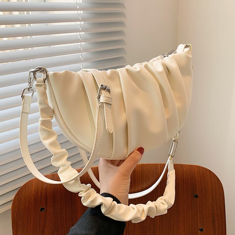 サマーチェーン ワンショルダーレッド 夏物 メッセンジャーバッグ Tiancai_Wing_Bag43665491458