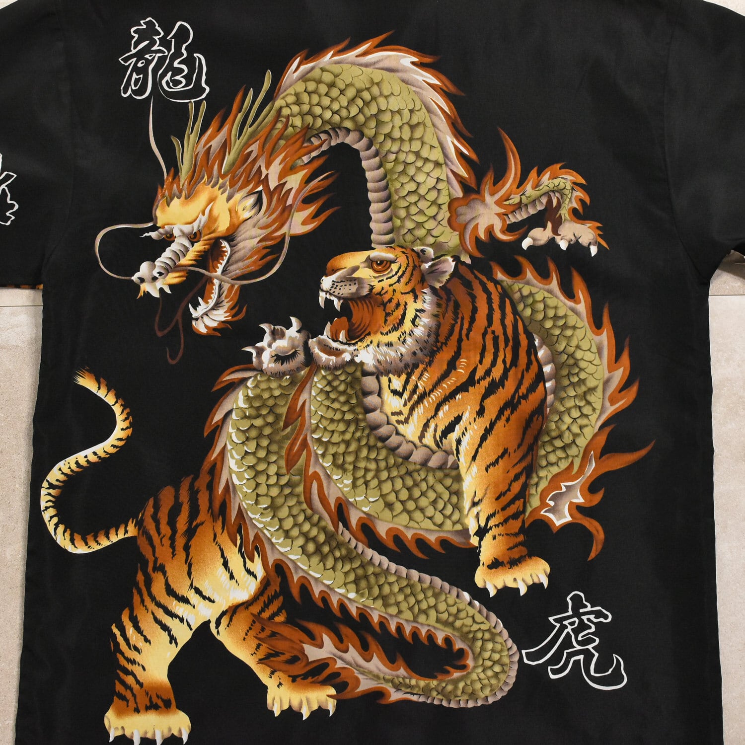 90s L.A.Beat doragon & tiger poly shirt | 古着屋 grin days memory