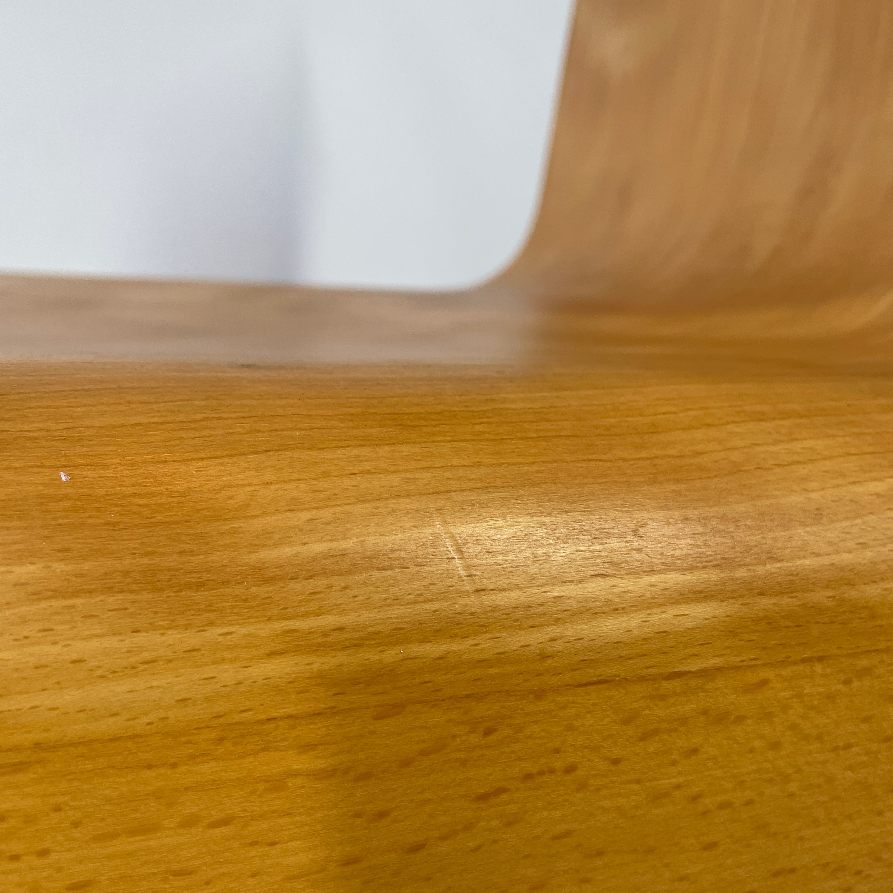 NXT chair by Peter Karpf | KOHSEKI