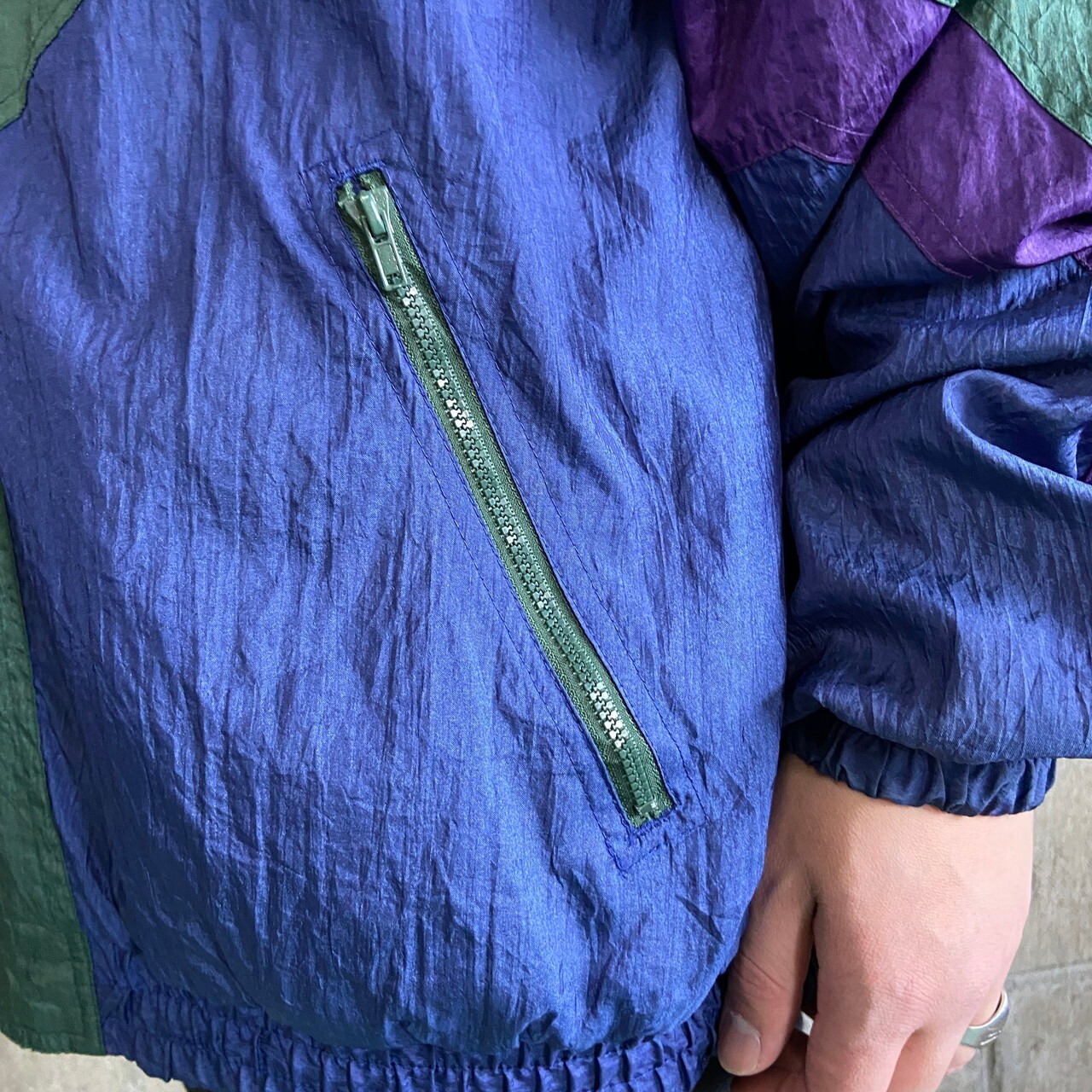 90年代 Champion チャンピオン バックロゴ 刺繍 ナイロンジャケット 