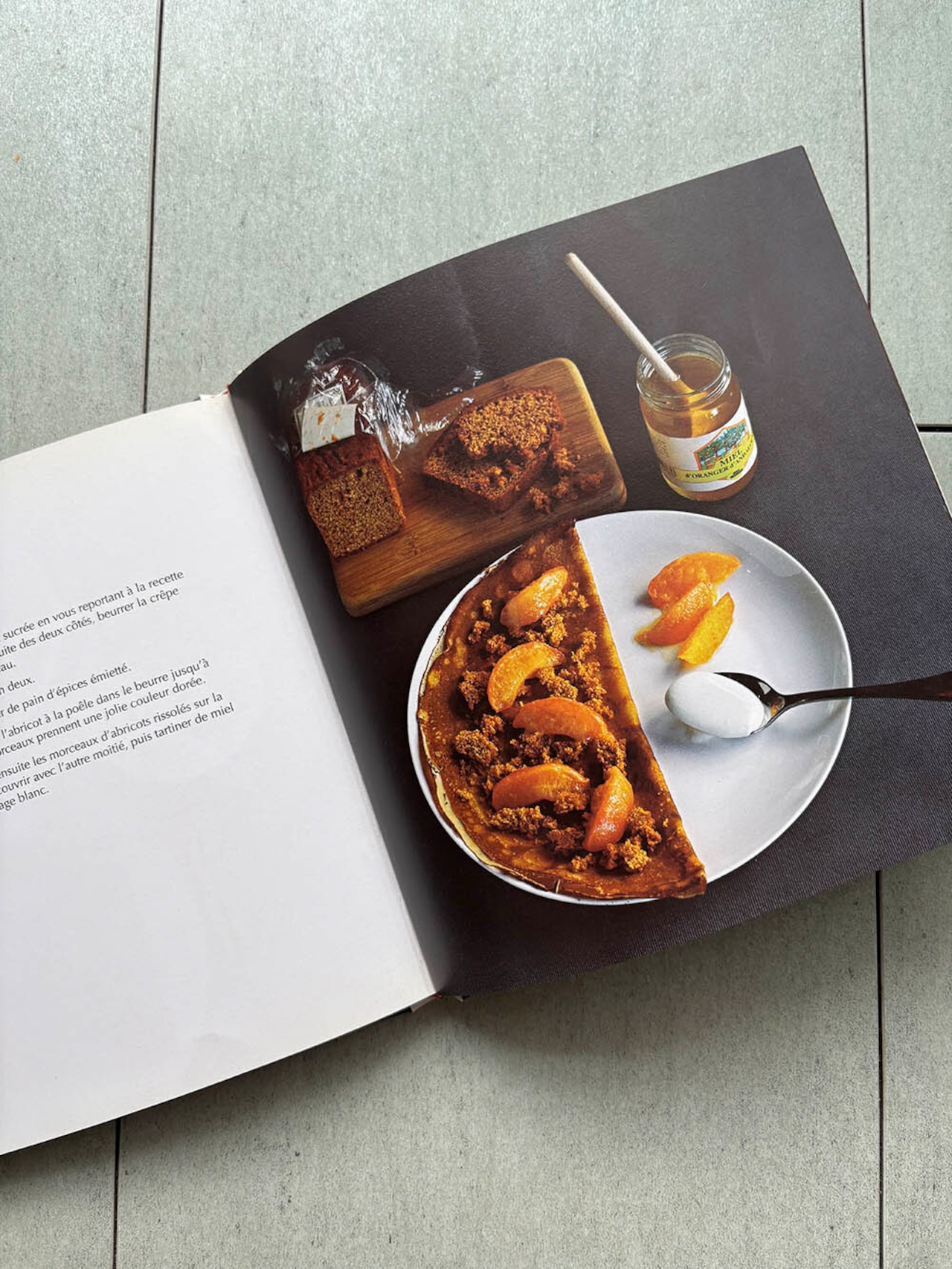 フランス古本　料理本　クレープ　ガレット　レシピ本　カフェ 19psg8-1