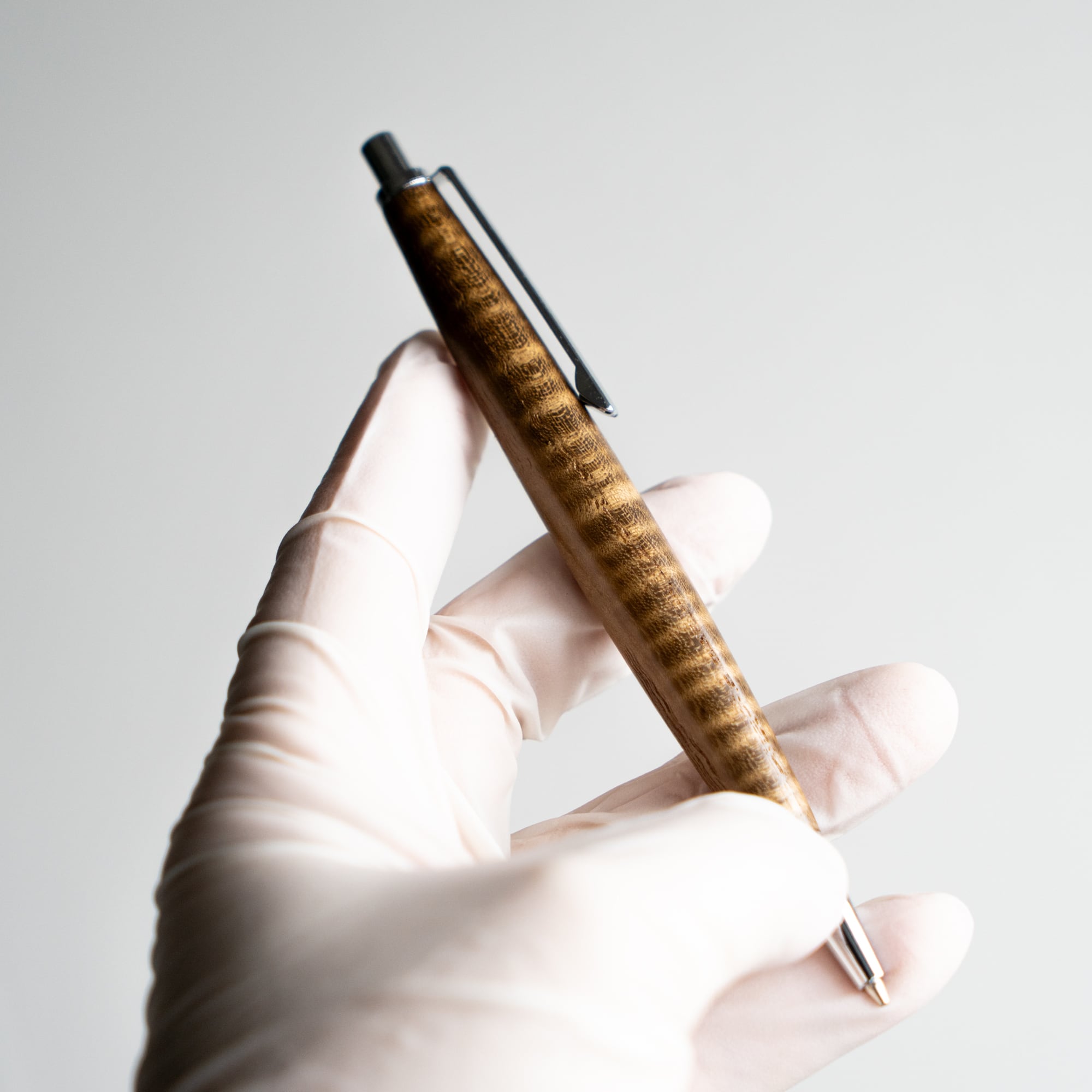 杢軸ボールペン】きはだ（黄檗）「縮み杢」極上 / ノック式木製