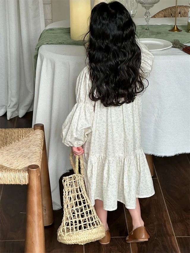 【取寄】スクエアネックとパフスリーブが大人可愛く着られる花柄ワンピース