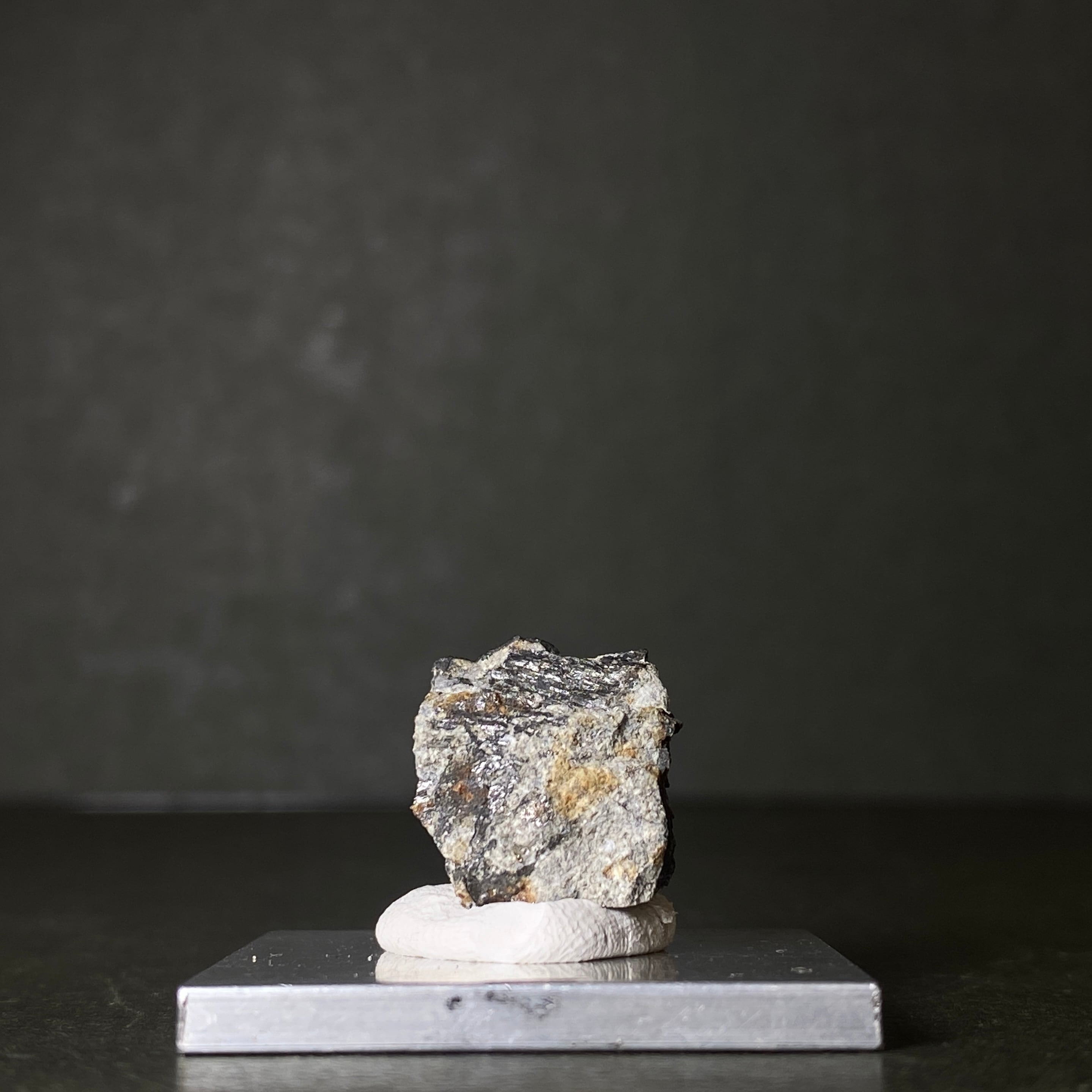 石 チェリャビンスク隕石 Chelyabinsk Meteorite 23033104 | 【隕石屋