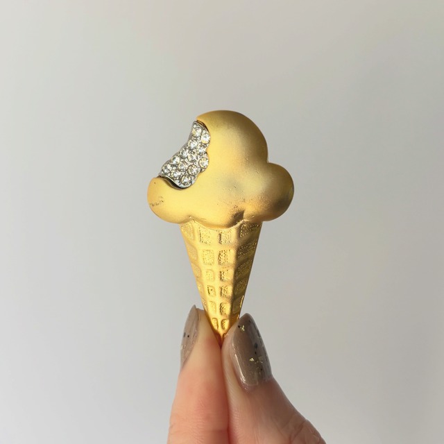 Luca Razza  アイスクリームのブローチ