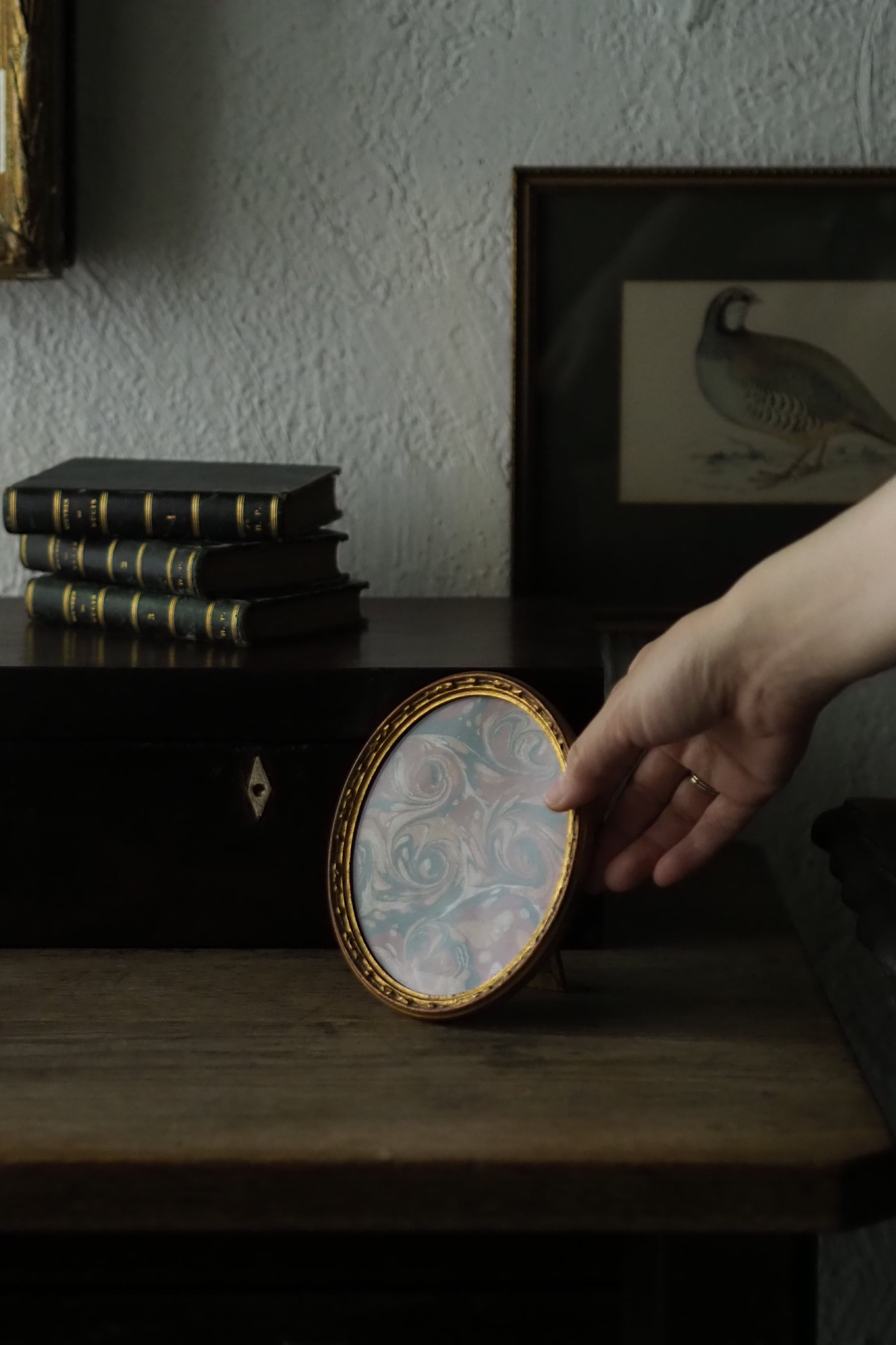 小さな楕円額縁-antique oval stand frame | アンティーク