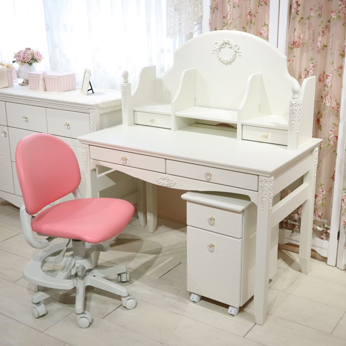 ブランディボワールのホワイトのチェア（お直しあり） Sarah Grace