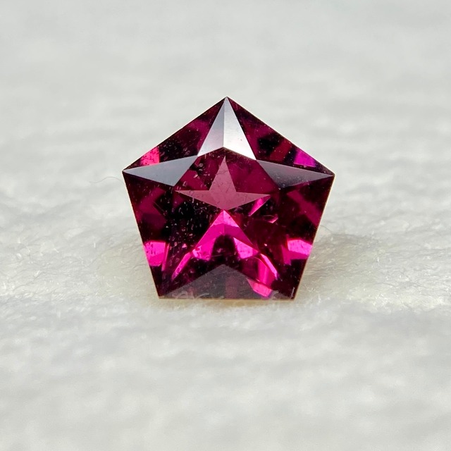ロードライトガーネット 0.571ct 赤紫色 簡易ソーティング付き r-0382
